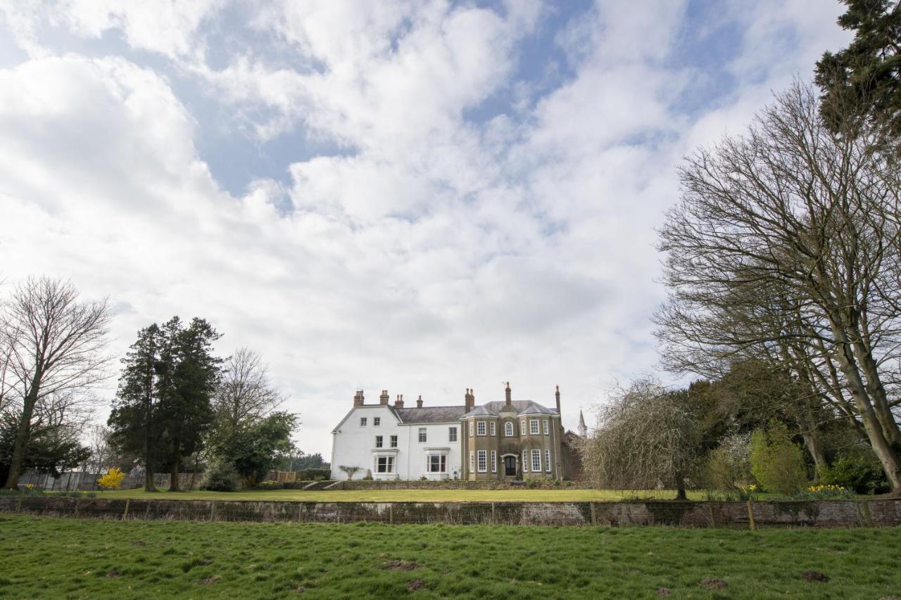 Upper Helmsley Hall Йорк Екстериор снимка